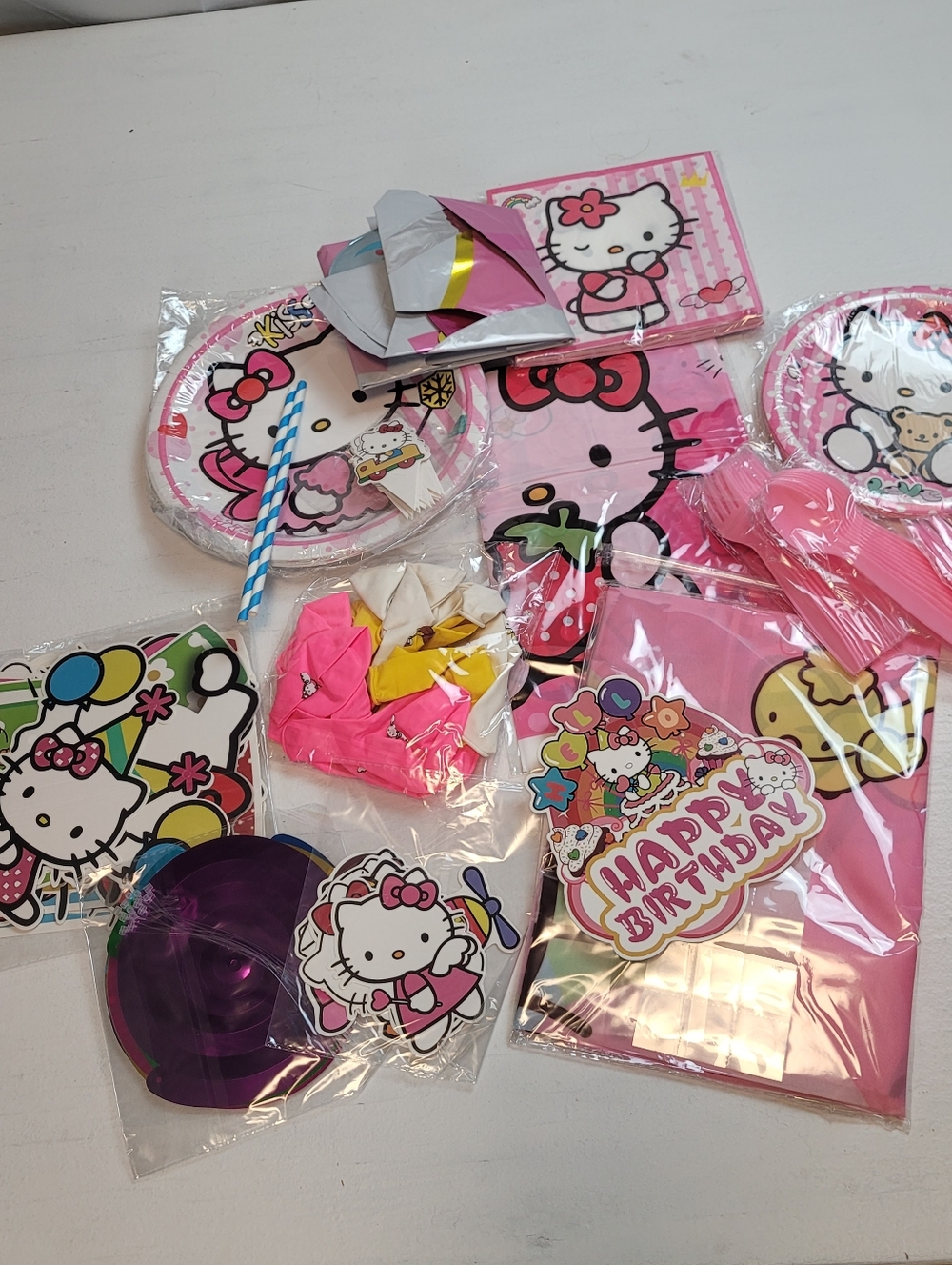 Hello Kitty Pink Birthday Party Supplies Pack Set Of 10